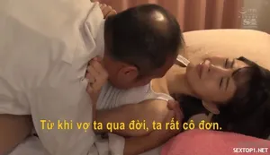 Thấy cô con gái riêng xinh đẹp của Người vợ, bố dượng nổi máu dâm dục